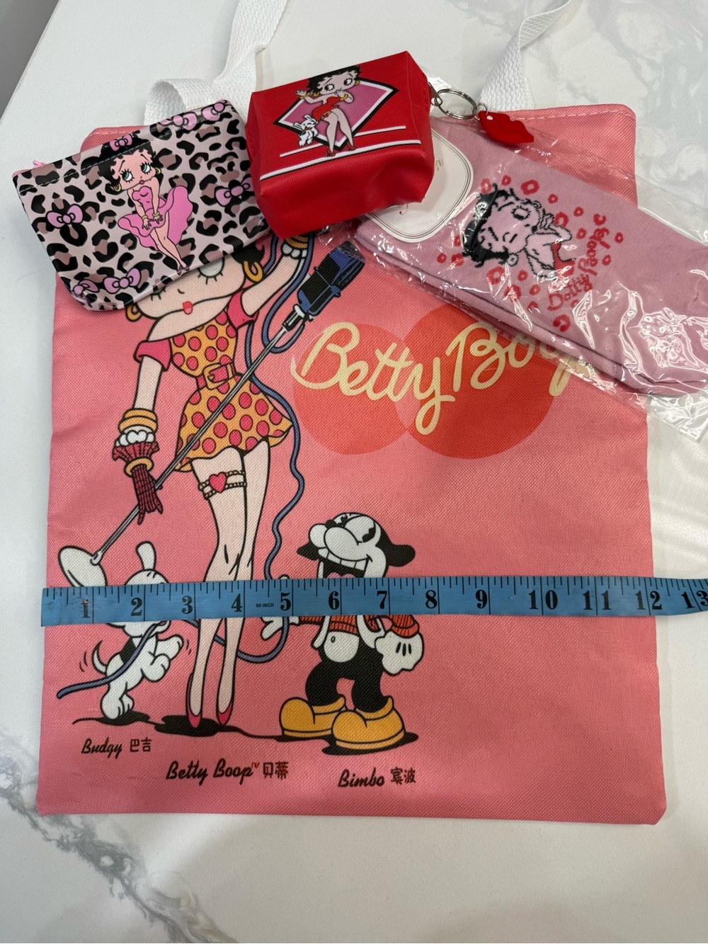 Betty Boop Pink Character Tote with Pink and Red Accessories new - Picture 8 of 9